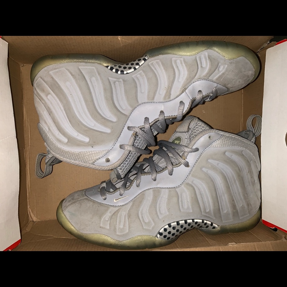 Nike Wolf Grey Foams